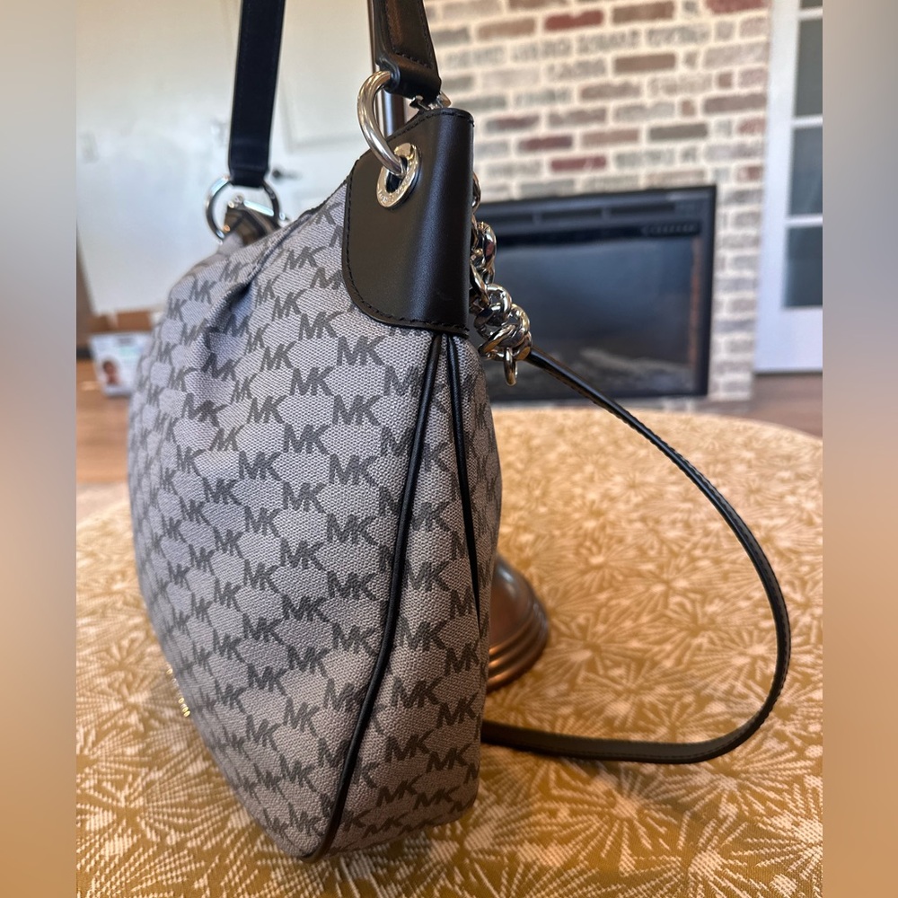 Michael Kors Black and Gray Hobo Bag - Picture 5 of 9